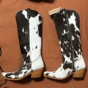 LIBERTY Black Cowhide Heeled Boots - Black and White
